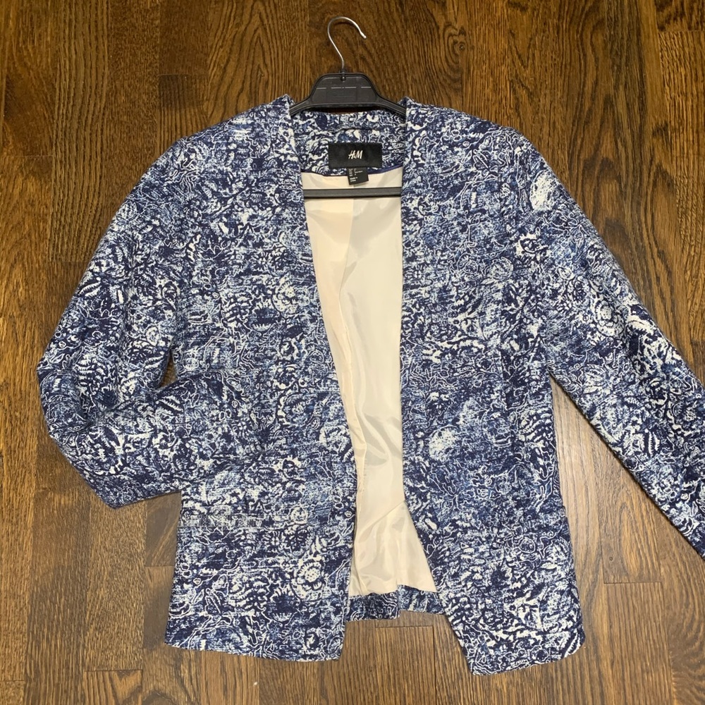 H&M Patterned Blazer in Blue, Size: 4